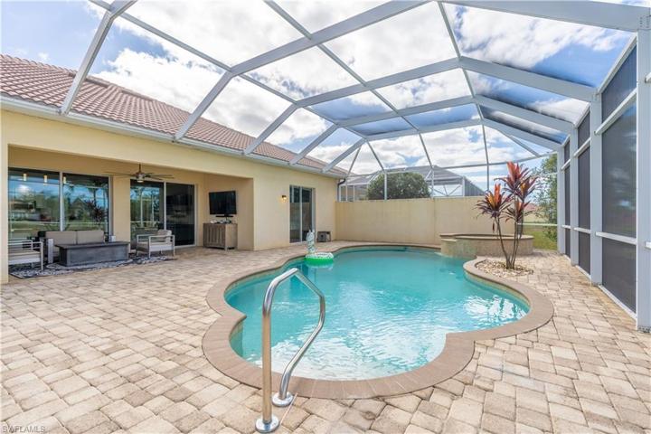 8506 Deimille CT, NAPLES FL 34114