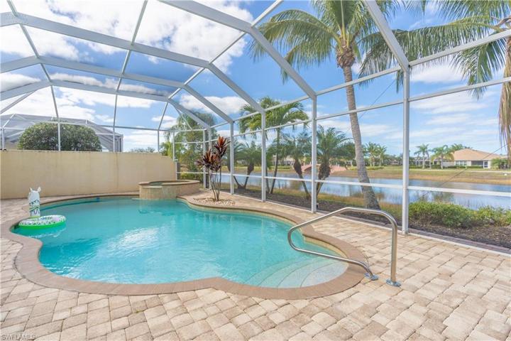 8506 Deimille CT, NAPLES FL 34114