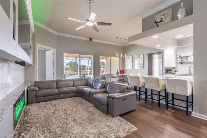 8506 Deimille CT, NAPLES FL 34114