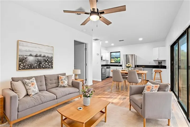 Efficiency / Attached Apartment