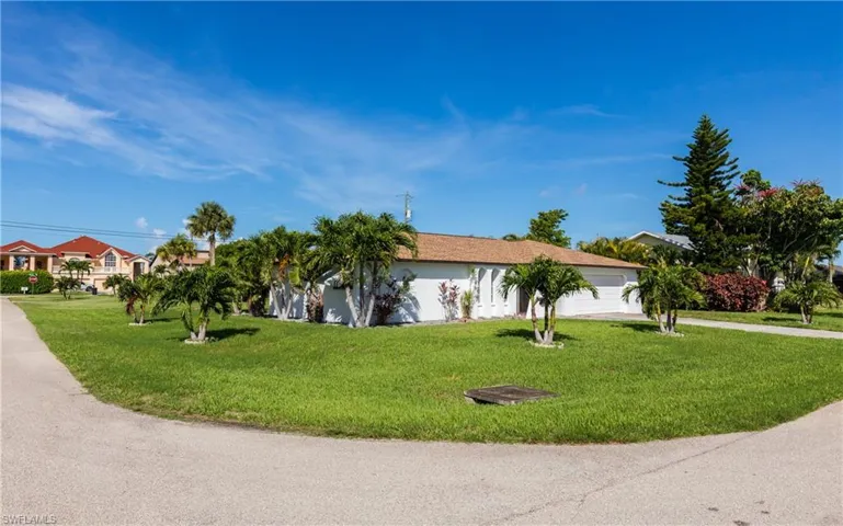 3720 SE 12th  PL, Cape Coral, FL 33904