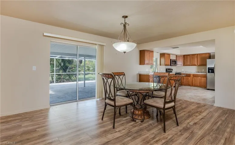 3720 SE 12th  PL, Cape Coral, FL 33904