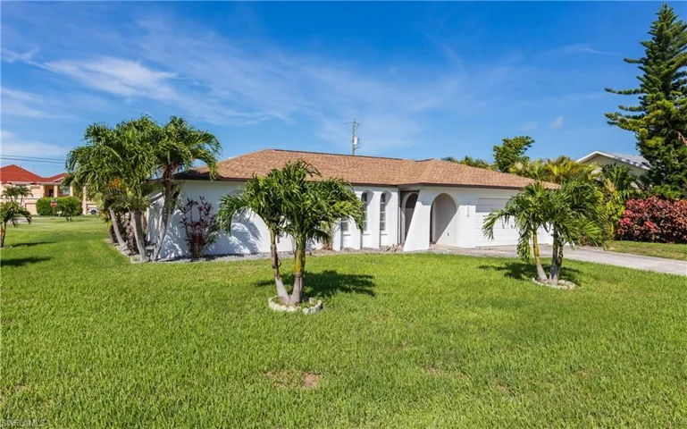 3720 SE 12th  PL, Cape Coral, FL 33904