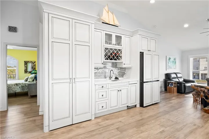 There is also a wet bar in the dining area.