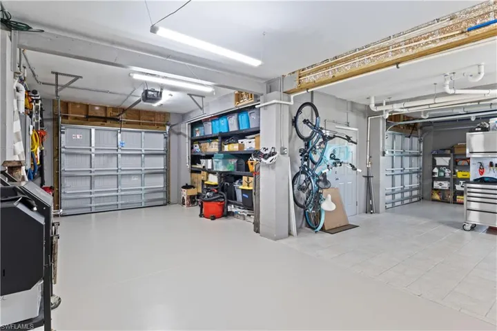 With ample space and thoughtful design, it’s perfect for organizing vehicles, tools, or creating a personal workspace.