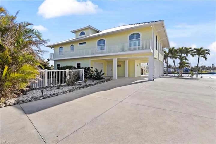 This home is spectacular in every way. If you have a large family or many guests who love the gorgeous water views, THIS is the home for you!