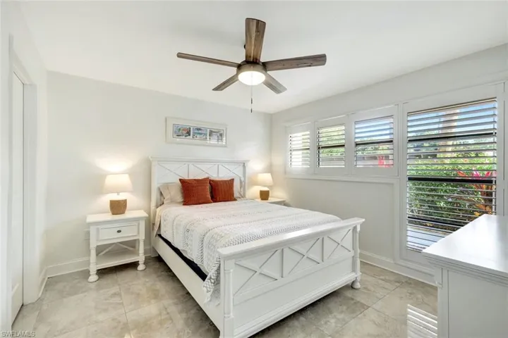 Guest Bedroom II with Queen Bedroom Set