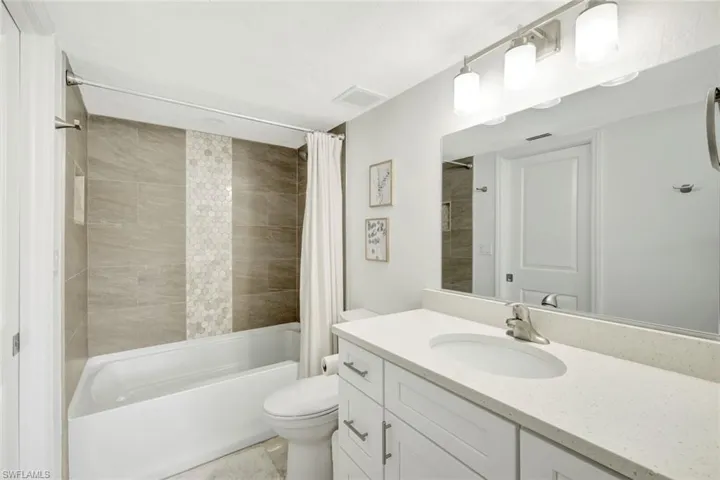Guest Bath doubles as a Private Jack n Jill Bath- Large Soaking Tub and Shower