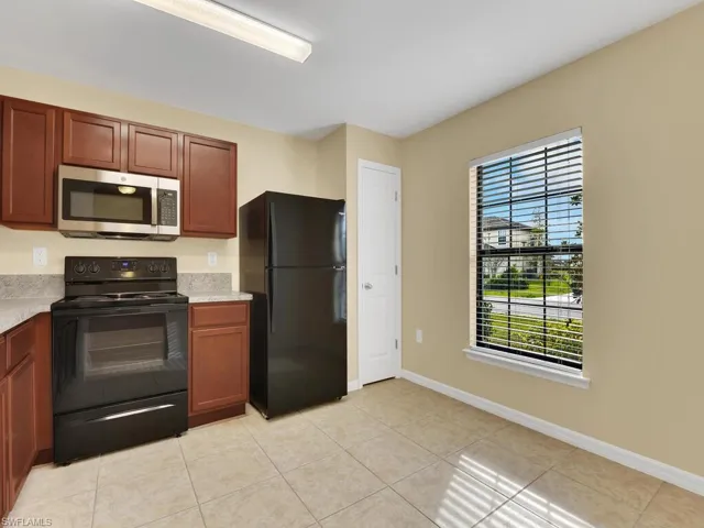 121 Shadow Lakes DR, LEHIGH ACRES FL 33974