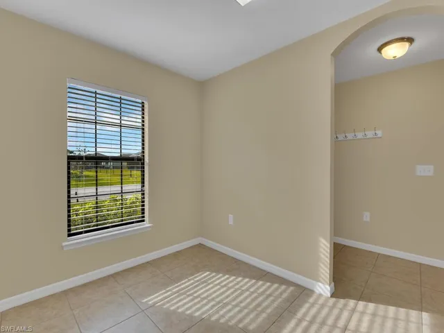 121 Shadow Lakes DR, LEHIGH ACRES FL 33974