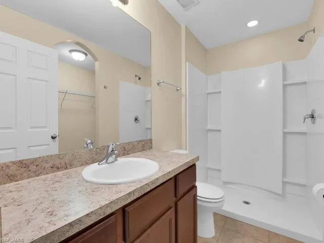121 Shadow Lakes DR, LEHIGH ACRES FL 33974