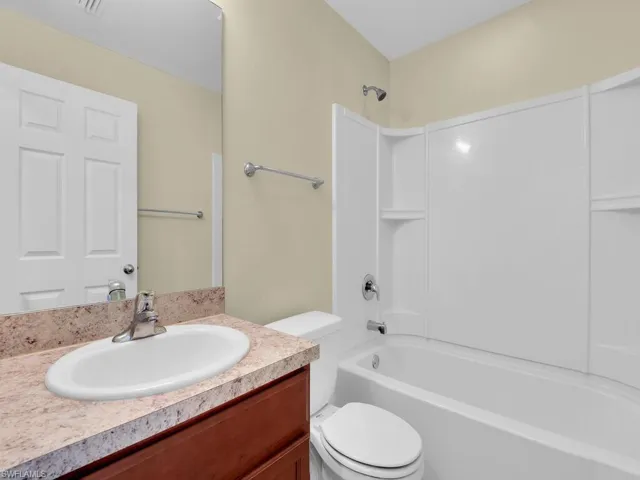 121 Shadow Lakes DR, LEHIGH ACRES FL 33974