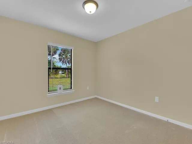 121 Shadow Lakes DR, LEHIGH ACRES FL 33974