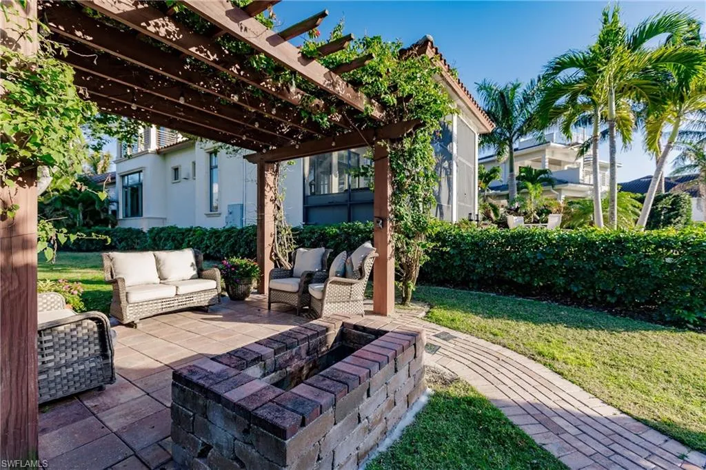 1801 Kingfish RD, Naples, FL 34102,225023667