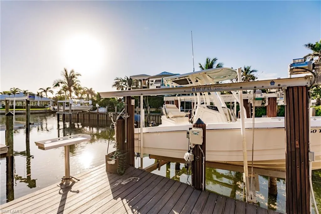 1801 Kingfish RD, Naples, FL 34102,225023667