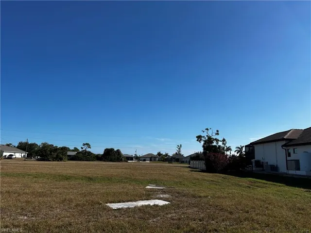 2345 Nw 37th Pl, Cape Coral, Florida 33993