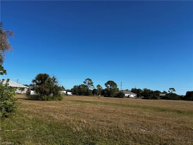 2345 Nw 37th Pl, Cape Coral, Florida 33993