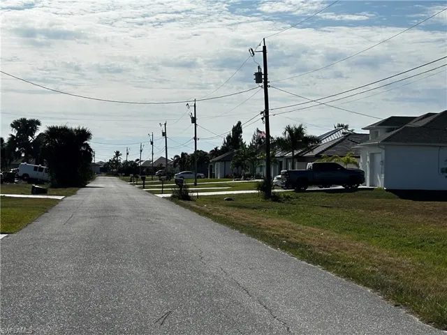 2345 Nw 37th Pl, Cape Coral, Florida 33993