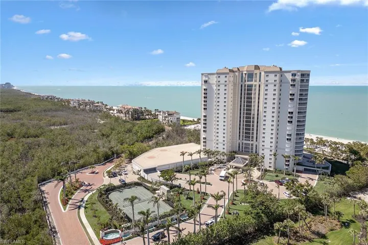8111  Bay Colony  DR, Naples, FL 34108