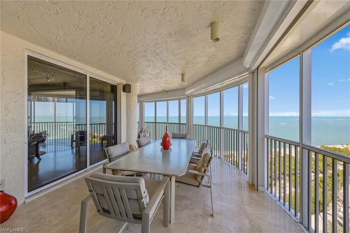 8111  Bay Colony  DR, Naples, FL 34108