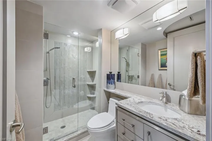 8111  Bay Colony  DR, Naples, FL 34108
