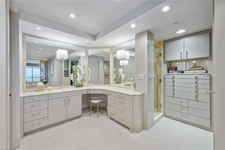 8111  Bay Colony  DR, Naples, FL 34108