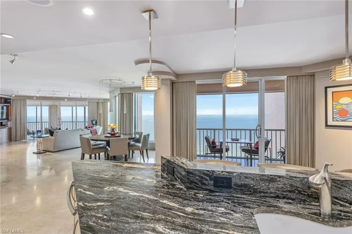 8111  Bay Colony  DR, Naples, FL 34108