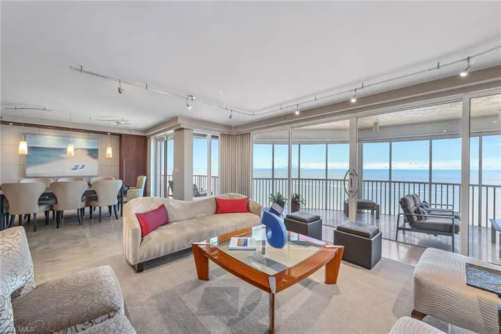 8111  Bay Colony  DR, Naples, FL 34108
