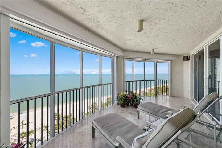 8111  Bay Colony  DR, Naples, FL 34108