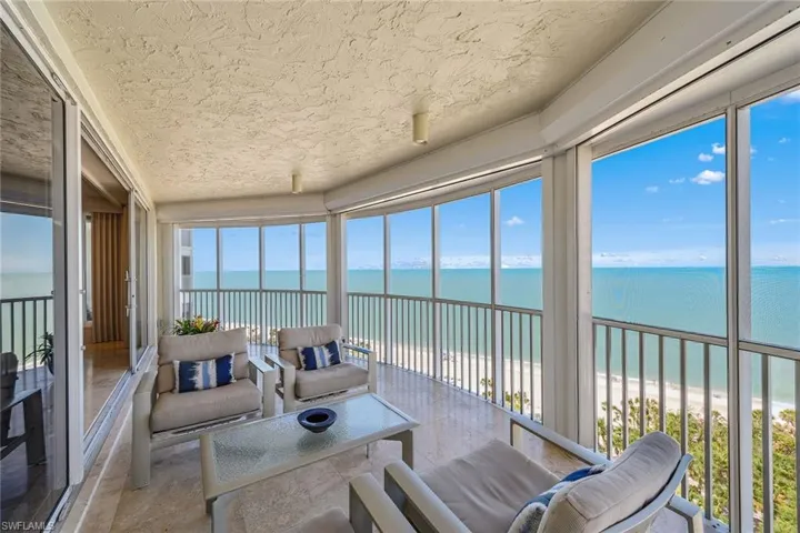 8111  Bay Colony  DR, Naples, FL 34108