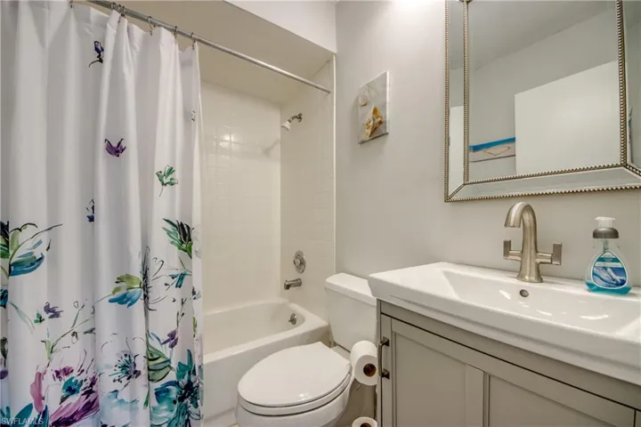 16521  Bayleaf  LN, Fort Myers, FL 33908