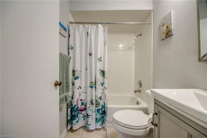 16521  Bayleaf  LN, Fort Myers, FL 33908