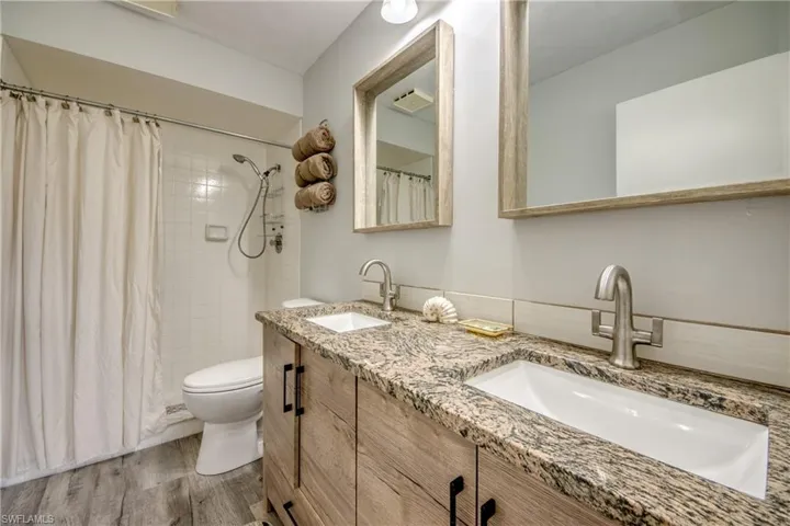 16521  Bayleaf  LN, Fort Myers, FL 33908