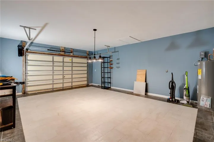 GARAGE 2