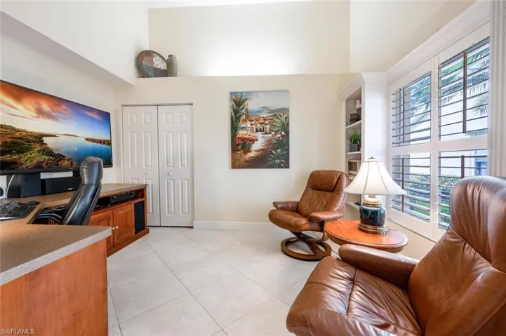 5716  Greenwood  CIR, Naples, FL 34112