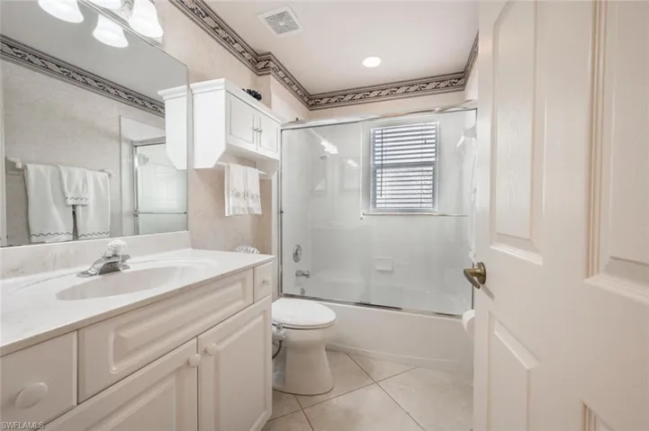 5716  Greenwood  CIR, Naples, FL 34112