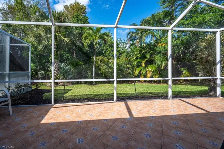 5716  Greenwood  CIR, Naples, FL 34112