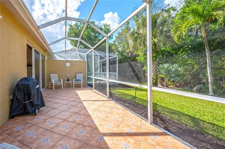 5716  Greenwood  CIR, Naples, FL 34112