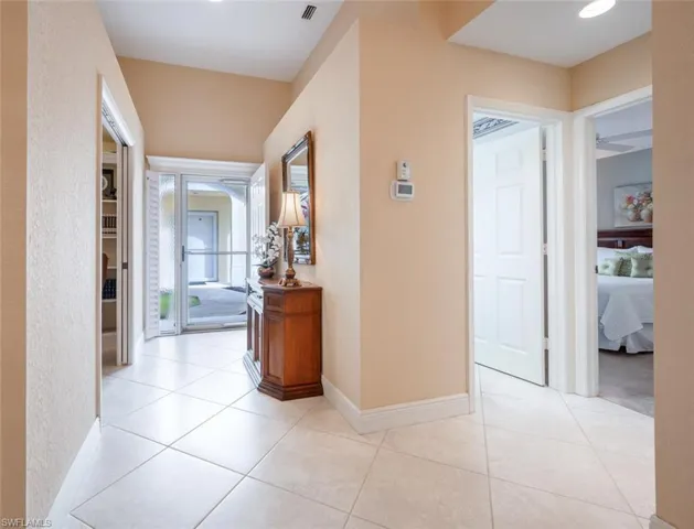 5716  Greenwood  CIR, Naples, FL 34112