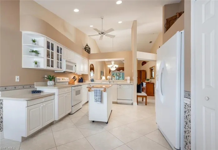 5716  Greenwood  CIR, Naples, FL 34112