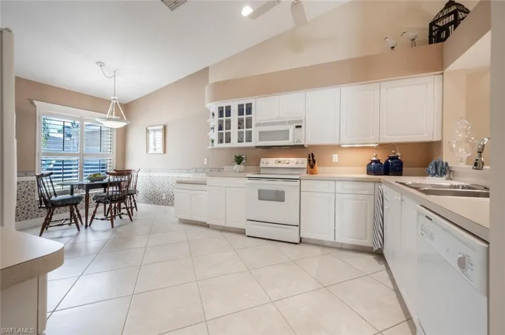 5716  Greenwood  CIR, Naples, FL 34112
