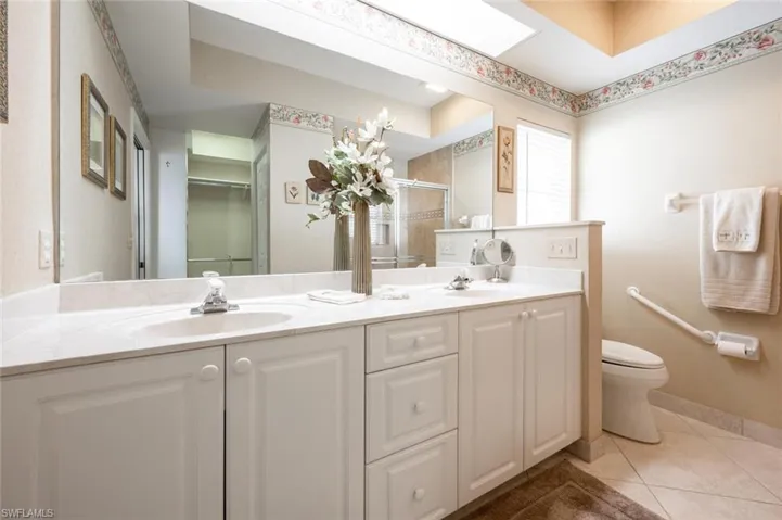 5716  Greenwood  CIR, Naples, FL 34112
