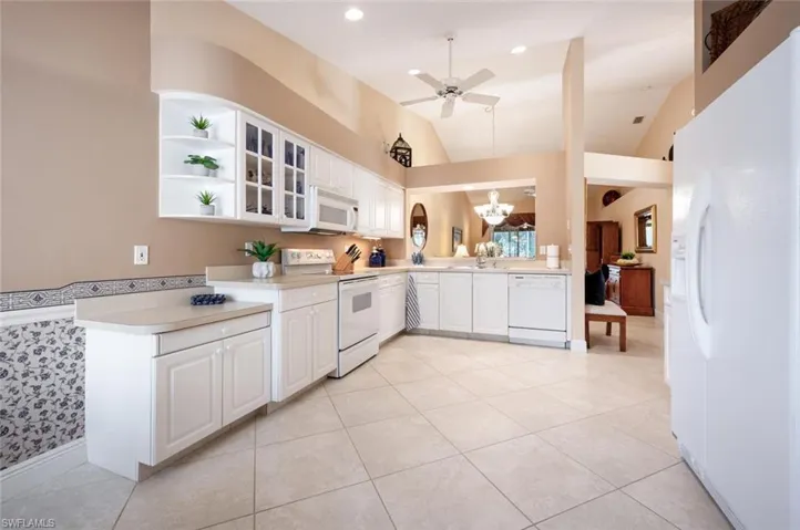 5716  Greenwood  CIR, Naples, FL 34112