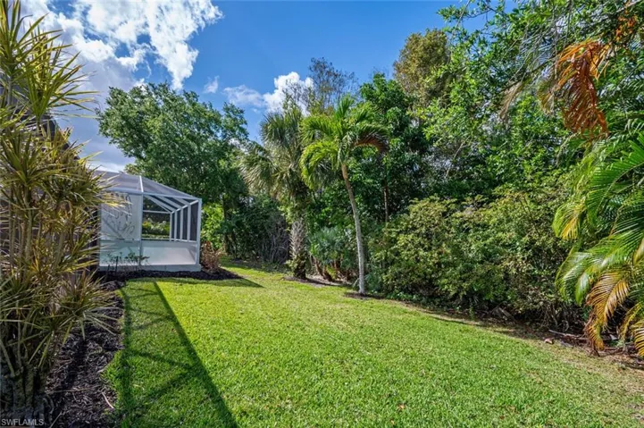 5716  Greenwood  CIR, Naples, FL 34112