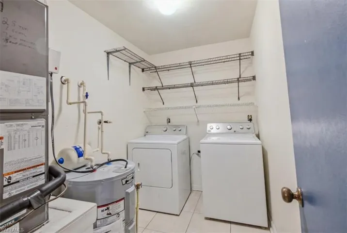 Washer/dryer inside unit