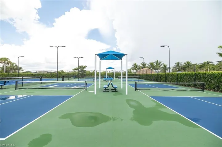3289 Baravaldo Cir, Cape Coral, Florida 33909