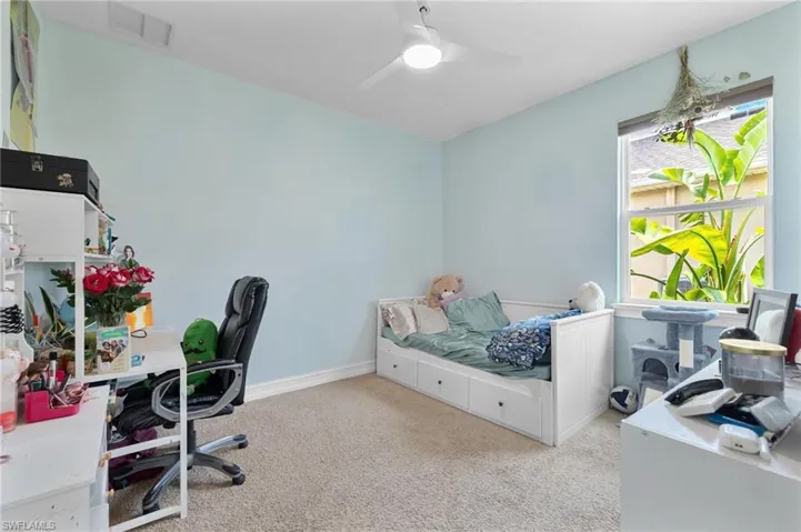 3289 Baravaldo Cir, Cape Coral, Florida 33909