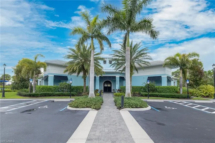 3289 Baravaldo Cir, Cape Coral, Florida 33909