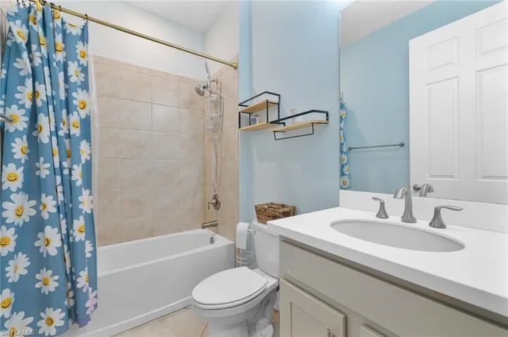 3289 Baravaldo Cir, Cape Coral, Florida 33909