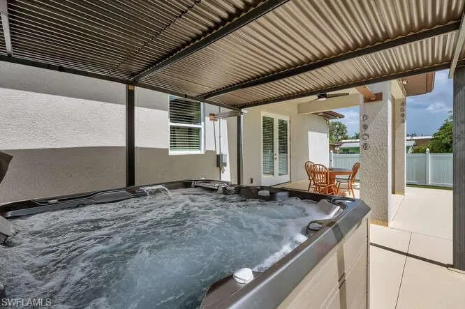 3196 Connecticut Ave, Naples, Florida 34112